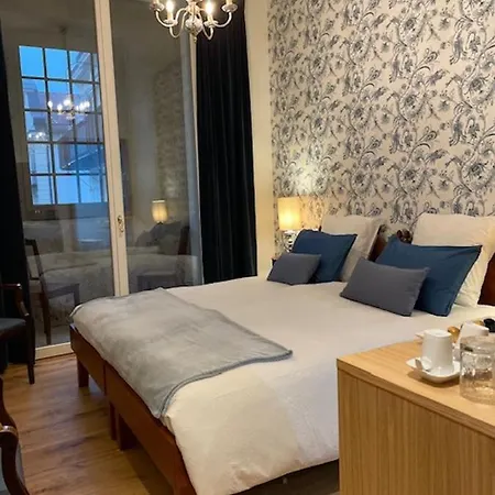 Chateau De D'hotes Bed & Breakfast 4*
