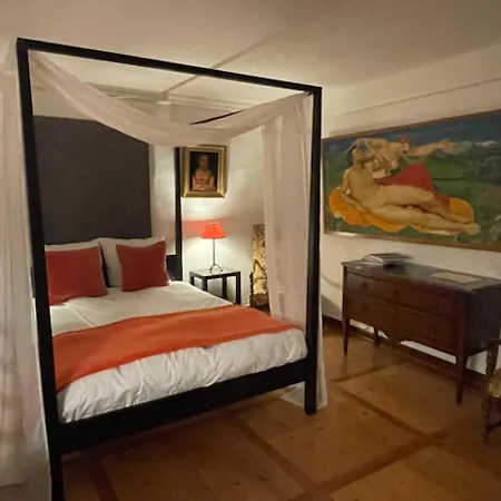 Chateau De D'hotes לינה וארוחת בוקר 4*