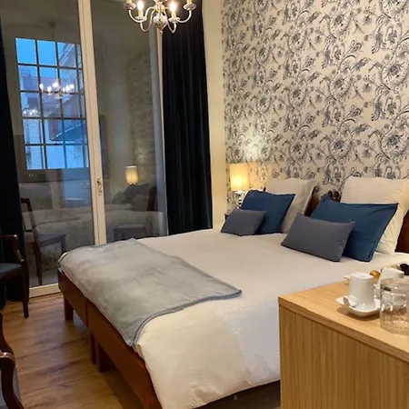 Chateau De D'hotes לינה וארוחת בוקר 4*