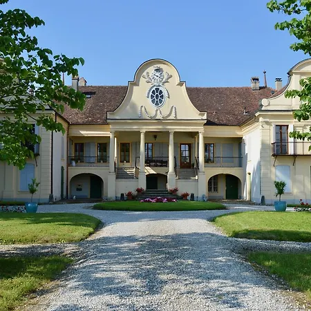 Chateau De D'hotes לינה וארוחת בוקר 4*