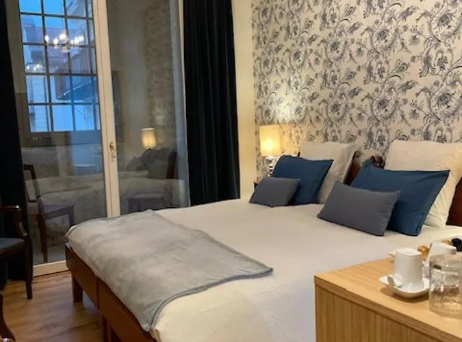 Chateau De D'hotes Bed & Breakfast 4*