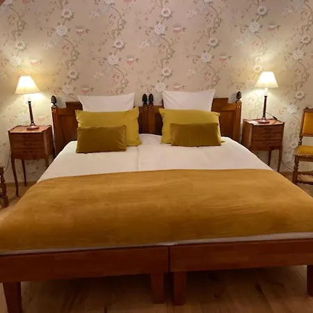 Chateau De D'hotes לינה וארוחת בוקר 4*